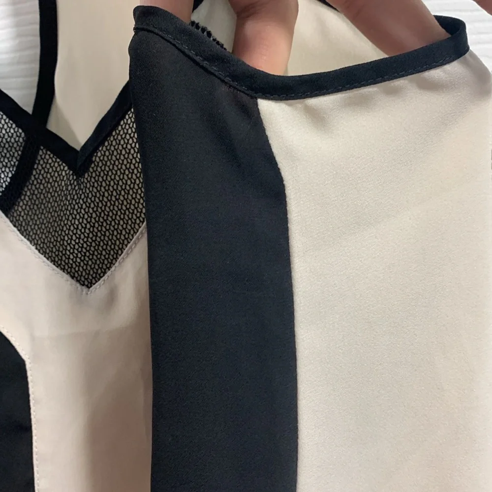 Cream and Black Jealous Tomato Top - Picture 6 of 14